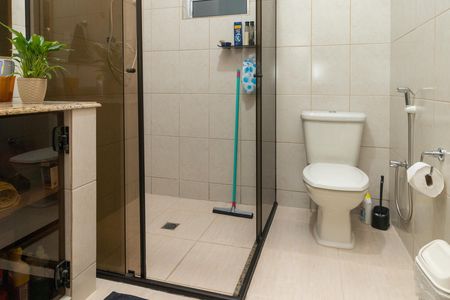 Casa à venda com 215m², 2 quartos e 2 vagas Casa à venda com 215m², 2 quartos e 2 vagasBanheiro Social