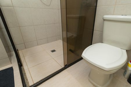 Casa à venda com 215m², 2 quartos e 2 vagas Casa à venda com 215m², 2 quartos e 2 vagasBanheiro Social