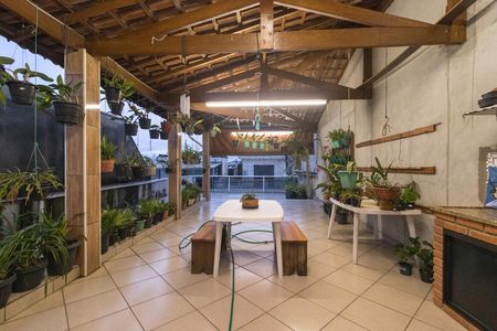 Casa à venda com 215m², 2 quartos e 2 vagas Casa à venda com 215m², 2 quartos e 2 vagasTerraço/Churrasqueira