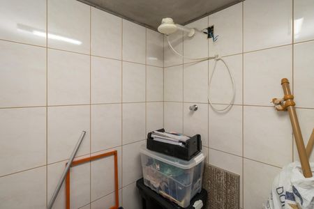 Casa à venda com 215m², 2 quartos e 2 vagas Casa à venda com 215m², 2 quartos e 2 vagasBanheiro de serviço