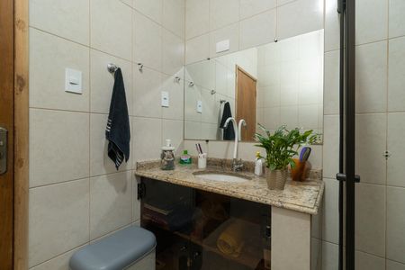 Casa à venda com 215m², 2 quartos e 2 vagas Casa à venda com 215m², 2 quartos e 2 vagasBanheiro Social