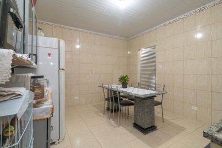 Casa à venda com 215m², 2 quartos e 2 vagas Casa à venda com 215m², 2 quartos e 2 vagasCozinha
