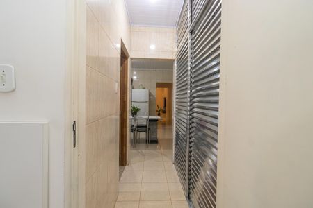Casa à venda com 215m², 2 quartos e 2 vagas Casa à venda com 215m², 2 quartos e 2 vagasCorredor quartos