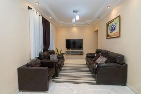 Casa à venda com 215m², 2 quartos e 2 vagas Casa à venda com 215m², 2 quartos e 2 vagasSala