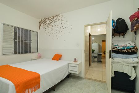 Casa à venda com 215m², 2 quartos e 2 vagas Casa à venda com 215m², 2 quartos e 2 vagasQuarto 1
