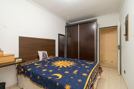 Casa à venda com 215m², 2 quartos e 2 vagas Casa à venda com 215m², 2 quartos e 2 vagasQuarto 2
