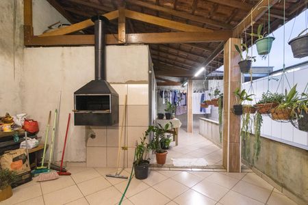 Casa à venda com 215m², 2 quartos e 2 vagas Casa à venda com 215m², 2 quartos e 2 vagasTerraço/Churrasqueira