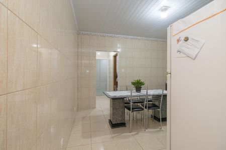 Casa à venda com 215m², 2 quartos e 2 vagas Casa à venda com 215m², 2 quartos e 2 vagasCozinha