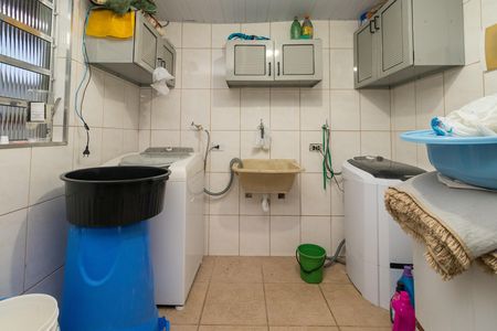 Casa à venda com 215m², 2 quartos e 2 vagas Casa à venda com 215m², 2 quartos e 2 vagasÁrea de Serviço