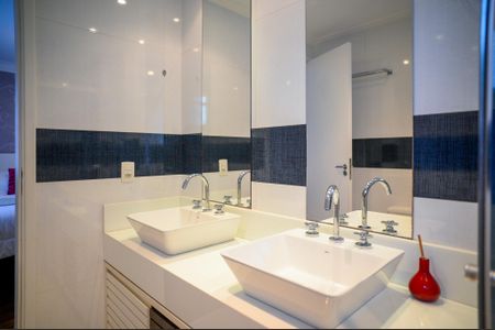 Apartamento à venda com 124m², 3 quartos e 2 vagasBanheiro Quarto 2 - Suite