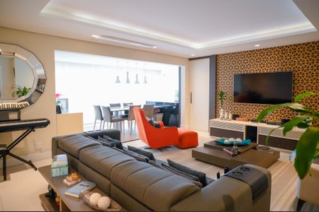 Sala de apartamento à venda com 3 quartos, 124m² em Vila Gumercindo, São Paulo