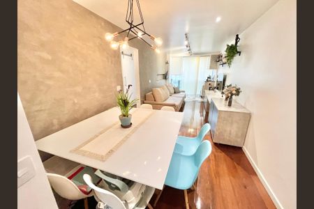 Apartamento à venda com 90m², 3 quartos e 1 vagaSala