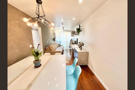 Apartamento à venda com 90m², 3 quartos e 1 vagaSala