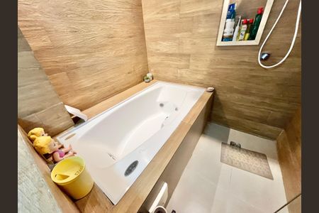 Apartamento à venda com 90m², 3 quartos e 1 vagaBanheiro da Suíte