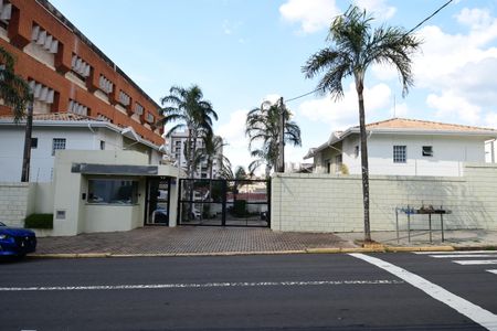 Casa de condomínio à venda com 130m², 3 quartos e 2 vagasFachado do condomínio