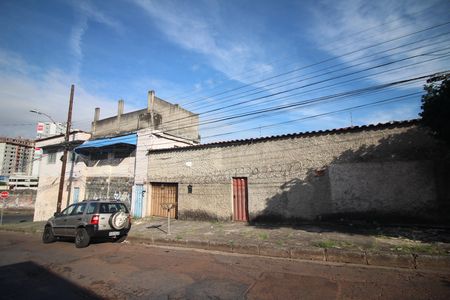 Casa à venda com 560m², 2 quartos e 5 vagasFachada casa 3 e 4