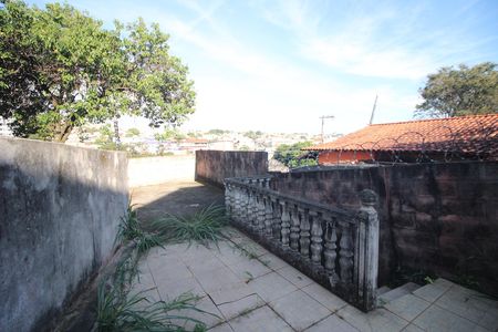 Casa à venda com 560m², 2 quartos e 5 vagasQuintal Casa 2
