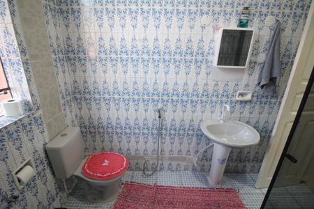Banheiro de casa à venda com 2 quartos, 560m² em Glória, Belo Horizonte