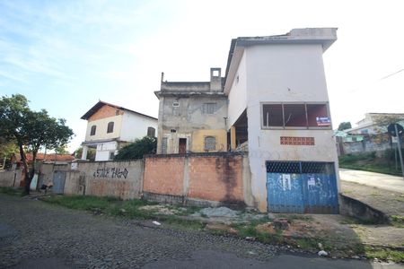 Casa à venda com 560m², 2 quartos e 5 vagasFachada / Plaquinha Instalada 21/05/2026 SJSO-182 
