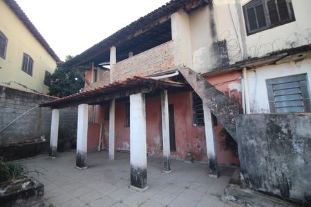 Casa à venda com 560m², 2 quartos e 5 vagasQuintal Casa 2