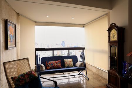 Apartamento para alugar com 320m², 4 quartos e 2 vagas Apartamento para alugar com 320m², 4 quartos e 2 vagasSala