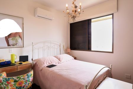 Apartamento para alugar com 320m², 4 quartos e 2 vagas Apartamento para alugar com 320m², 4 quartos e 2 vagasQuarto