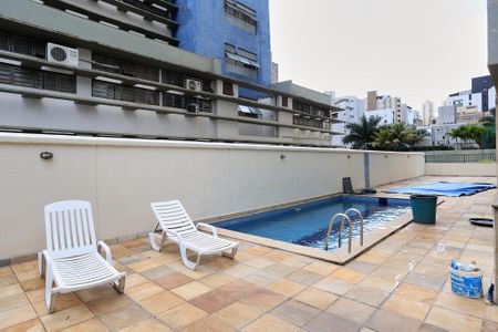 Apartamento para alugar com 320m², 4 quartos e 2 vagas Apartamento para alugar com 320m², 4 quartos e 2 vagasÁrea comum - Piscina