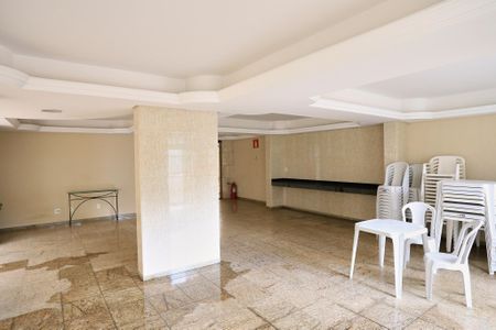 Apartamento para alugar com 320m², 4 quartos e 2 vagas Apartamento para alugar com 320m², 4 quartos e 2 vagasÁrea comum - Salão de festas