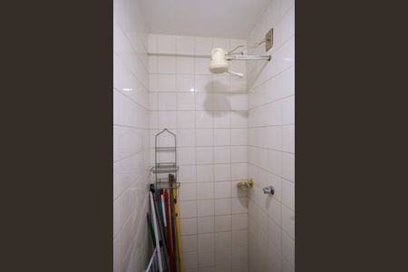 Apartamento para alugar com 320m², 4 quartos e 2 vagas Apartamento para alugar com 320m², 4 quartos e 2 vagasBanheiro de serviço