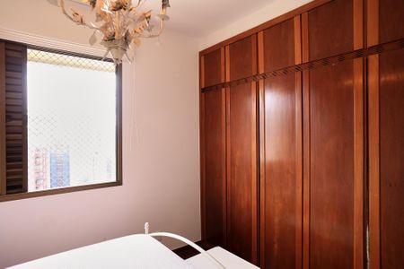 Apartamento para alugar com 320m², 4 quartos e 2 vagas Apartamento para alugar com 320m², 4 quartos e 2 vagasQuarto