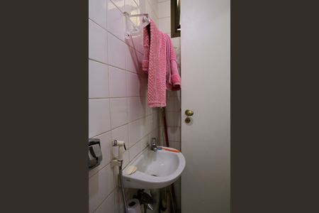 Apartamento para alugar com 320m², 4 quartos e 2 vagas Apartamento para alugar com 320m², 4 quartos e 2 vagasBanheiro de serviço