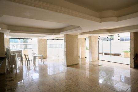 Apartamento para alugar com 320m², 4 quartos e 2 vagas Apartamento para alugar com 320m², 4 quartos e 2 vagasÁrea comum - Salão de festas