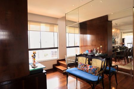 Apartamento para alugar com 320m², 4 quartos e 2 vagas Apartamento para alugar com 320m², 4 quartos e 2 vagasCorredor