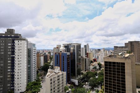 Apartamento para alugar com 320m², 4 quartos e 2 vagas Apartamento para alugar com 320m², 4 quartos e 2 vagasVista