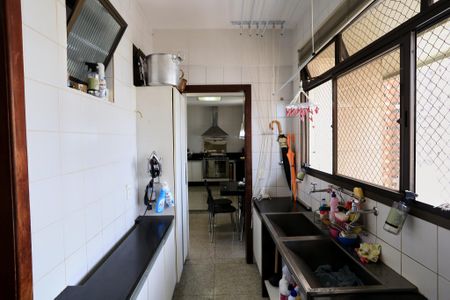 Apartamento para alugar com 320m², 4 quartos e 2 vagas Apartamento para alugar com 320m², 4 quartos e 2 vagasÁrea de Serviço