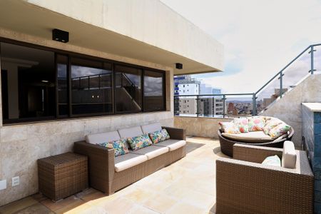 Apartamento para alugar com 320m², 4 quartos e 2 vagas Apartamento para alugar com 320m², 4 quartos e 2 vagasCobertura