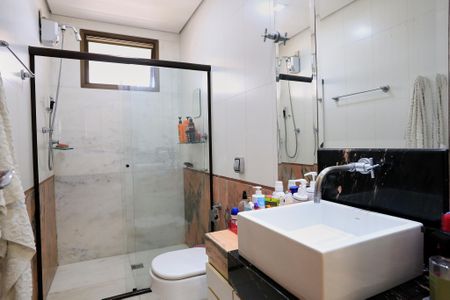 Apartamento para alugar com 320m², 4 quartos e 2 vagas Apartamento para alugar com 320m², 4 quartos e 2 vagasBanheiro