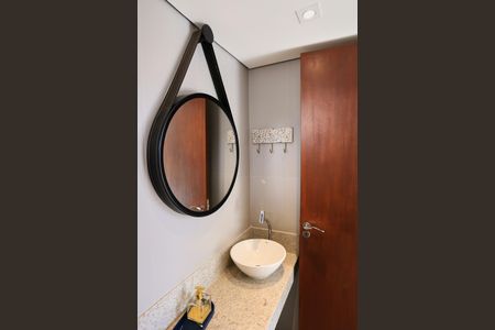 Apartamento para alugar com 320m², 4 quartos e 2 vagas Apartamento para alugar com 320m², 4 quartos e 2 vagasBanheiro Social