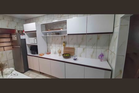 Casa à venda com 192m², 2 quartos e sem vaga Casa à venda com 192m², 2 quartos e sem vagaCasa 1 - Cozinha