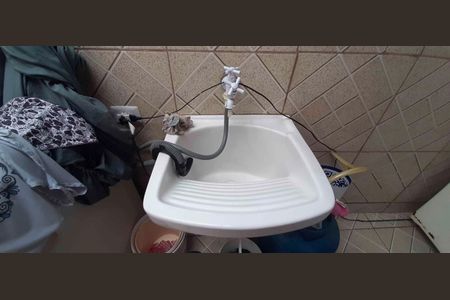 Casa à venda com 192m², 2 quartos e sem vaga