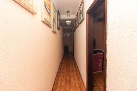 Casa à venda com 250m², 6 quartos e 2 vagasCorredor dos quartos