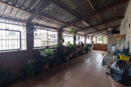 Casa à venda com 250m², 6 quartos e 2 vagasÁrea de Serviço