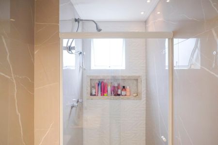 Apartamento à venda com 107m², 3 quartos e 3 vagasBanheiro da suíte