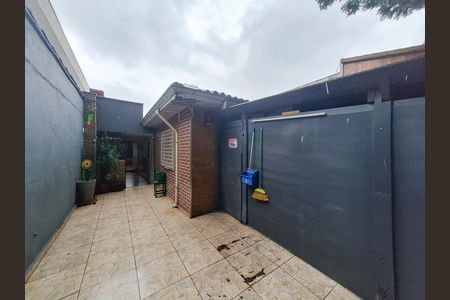 Casa à venda com 178m², 6 quartos e 2 vagasEntrada