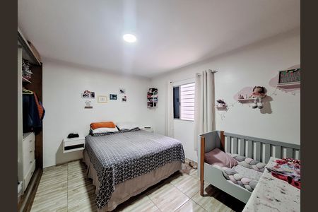 Casa à venda com 178m², 6 quartos e 2 vagasQuarto 2