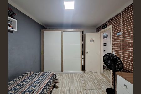 Casa à venda com 178m², 6 quartos e 2 vagasQuarto 