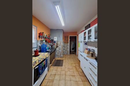 Casa à venda com 178m², 6 quartos e 2 vagasCozinha 2
