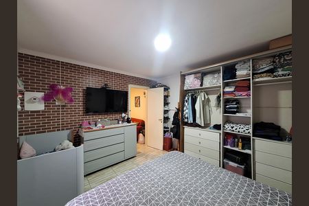 Casa à venda com 178m², 6 quartos e 2 vagasQuarto 2