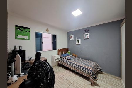 Casa à venda com 178m², 6 quartos e 2 vagasQuarto 