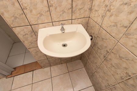 Banheiro de casa para alugar com 2 quartos, 60m² em Vila Isolina Mazzei, São Paulo